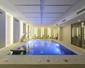 加泰羅尼亞機械師飯店 - 巴塞羅那 - 游泳池