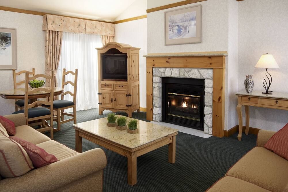 Pinestone Resort & Conference Centre - האליברטון - סלון