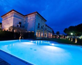 Hotel Ristorante Sogno - San Felice del Benaco - Zwembad