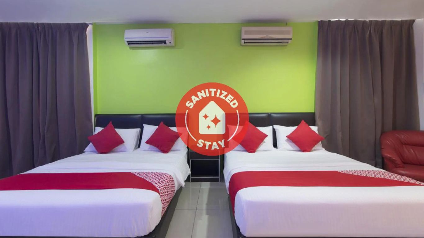 OYO 44072 Mines Cempaka Hotel