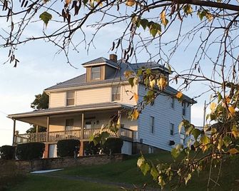 10 minutes to FallingWaterand 15 minutes to Ohiopyle. Very Quiet ! - Mill Run - Edificio