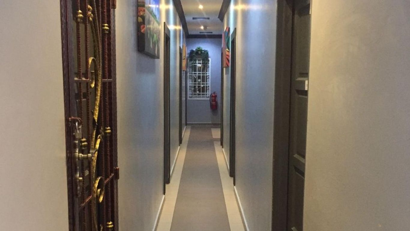 Ghazrins Hotel Dataran Larkin