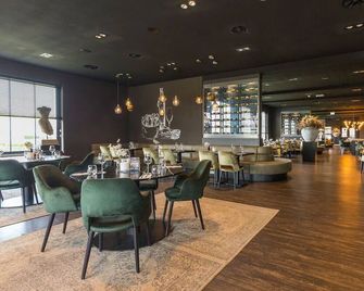 A Serene Dutch Getaway with Monastic Charm and Natural Surroundings! - Deurne - Ресторан