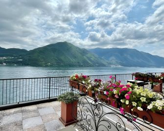 Hotel Bazzoni - Тремеццина - Балкон