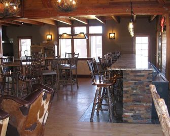 Rustic, Elegant 8,000 Sq. Ft. Timber Frame Lodge in Southwest Wisconsin. - Spring Green - Restaurant