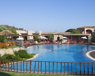 S'Incantu Resort - Villasimius - Piscina