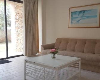 Chalan Kanoa Beach Hotel - Garapan