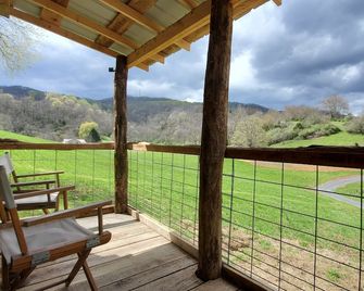 Pond View Cabin in Wild Wonderful WV - Lewisburg - Balkon