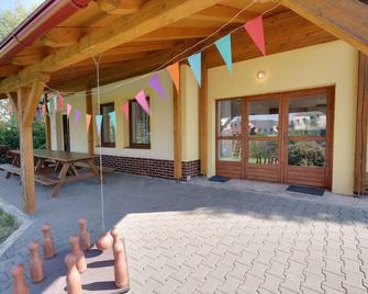 Chata Pod Hajkem -Holiday house with garden, outdoor pool, in the area of farms. - Horní Branná - Patio
