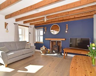 19 Fore Street - Beach View Cottage In A Quiet Coastal Village - Laurencekirk - Living room
