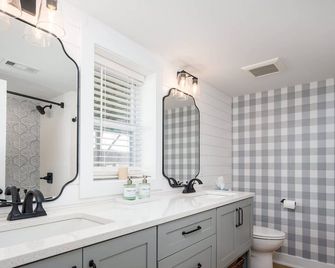 Lakefront Fishing With Hot Tub and Kayaks - Belding