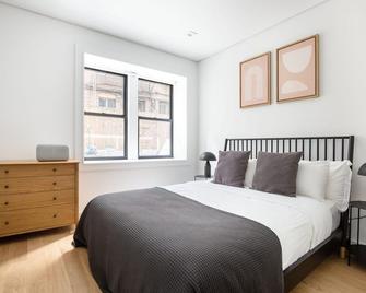 Fantastic SoHo 1BR w/ Outdoor Space & In-Unit W/D, by Blueground - New York - Bedroom