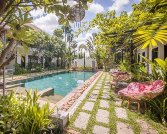 The Botanic Garden Hotel - Ciudad de Siem Riep - Piscina