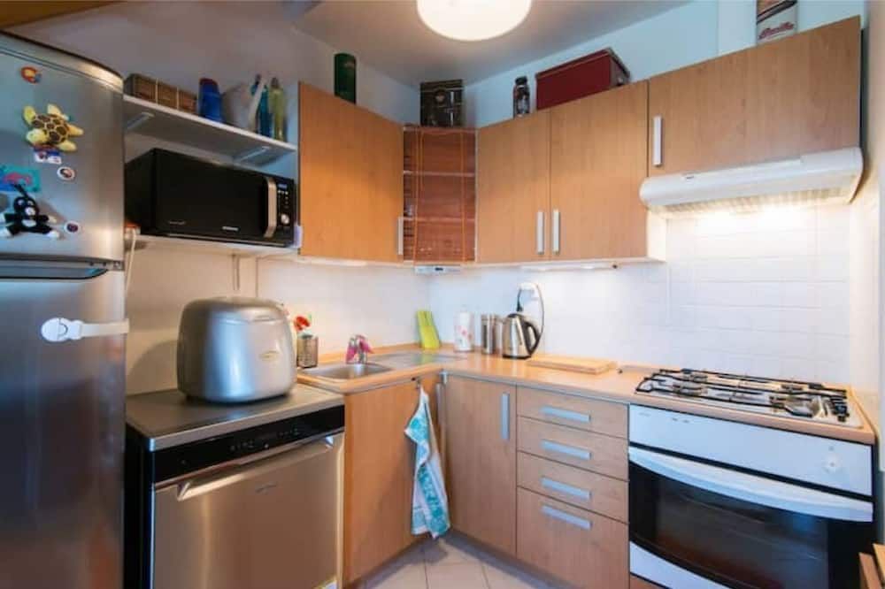 Sunny Two-story Apartment Kyje - פראג - מטבח