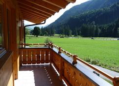 Luxury Private Chalet In Saalbach-Hinterglemm Ideal For Family Groups And Groups - Hinterglemm - Balcony