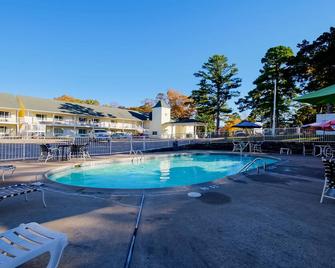 Hotel O Eureka Springs - Christ of Ozark Area - Eureka Springs - Zwembad