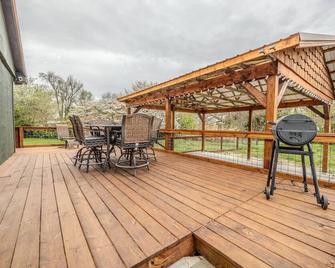 Lisas place. Cozy gathering place nestled in the heart of Lebanon Mo - Lebanon - Patio