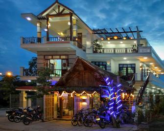 Hoi An Sea Sunset Villa & Bar - Dien Ban - Building