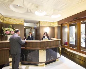 Hotel Naples - נאפולי - דלפק קבלה