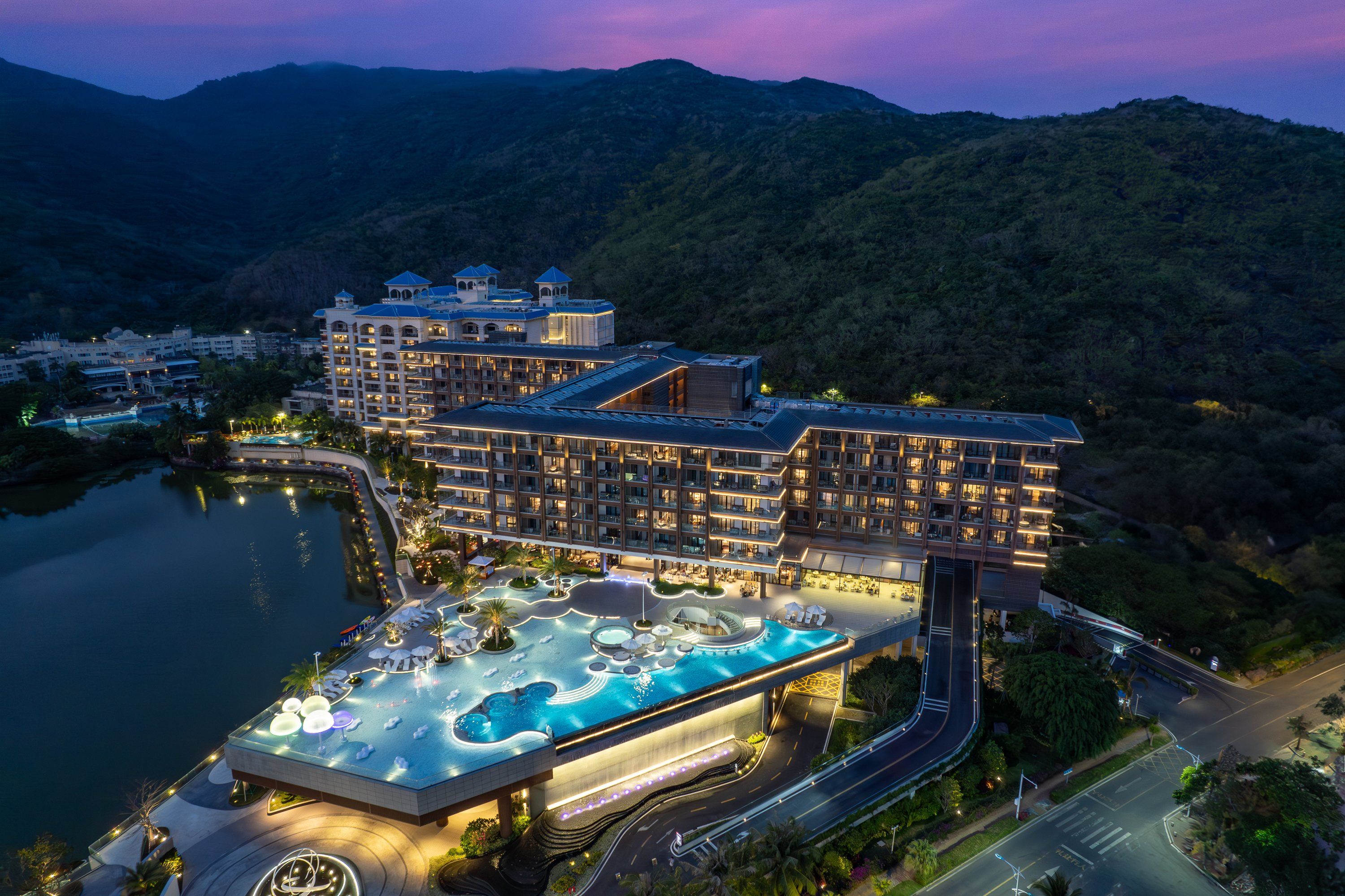 Hualuxe Hotels And Resorts Sanya Yalong Bay Resort - Sanya - Pool