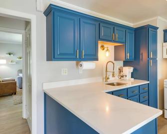 Milwaukee Home w/ Serene Patio & Backyard Garden! - Milwaukee - Cocina