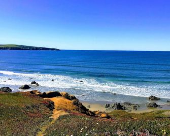'wabi Tei' Serenity With Panoramic Ocean View. Hot Tub, Bbq, Xbox, Wifi, Pets Ok - Dillon Beach - Beach