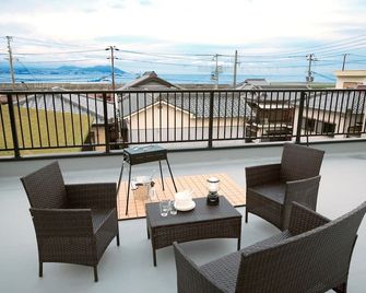 Ryoushi Minpaku Chouta - Awaji - Balcón