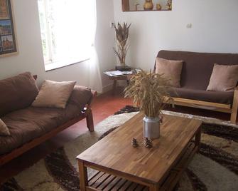 Gite En Forterre - Druyes-les-Belles-Fontaines - Sala de estar