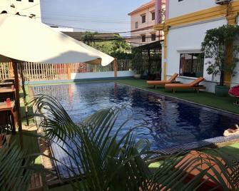 Downtown Siem Reap Villa - Ciudad de Siem Riep - Piscina