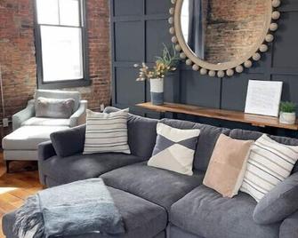Mill Street Rentals #2 - North Utica - Living room