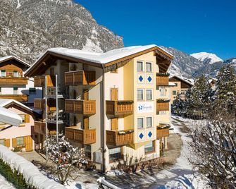 Hotel Genzianella - Ziano di Fiemme - Building