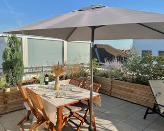 Luminous apartment with terraces - Saint-Denis - Patio