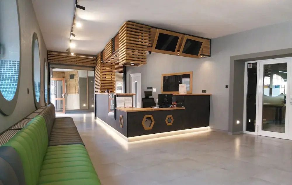 Hotel Fabrica - ליברץ - דלפק קבלה