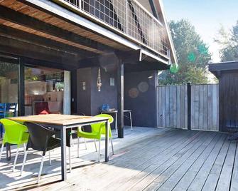 Peaceful Holiday Home in Knebel Jutland With Whirlpool - Knebel - Patio