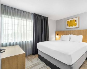 Enjoy a Hassle-Free Stay! 4 Relaxing Units, Near Austin Museum of Art - Austin - Bedroom