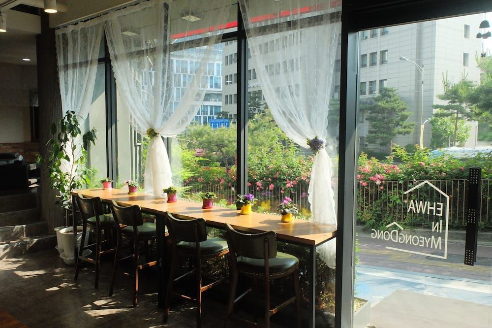 إيهوا إن ميونجدونج