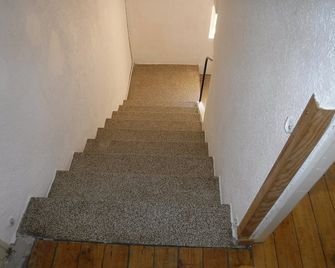 Beau Vallon - Gîte et Chambres d'Hôtes - Sahorre - Escaleras