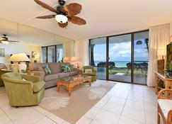 1st Floor Oceanfront 2/2 Condo by the Beach! - Kahului - Stue