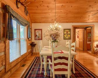 Cozy Cabin on Blue Ridge Parkway - Boone - Dining room