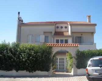 Pansion Manuela - Vrsar - Gebouw