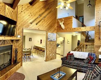 Entire 4 bedroom Townhome in Lake Harmony - Lake Harmony - Sala de estar