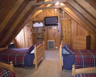Strawberry, Pinecrest, Dodge Ridge Riverfront Estate! Wow! - Pinecrest - Habitación