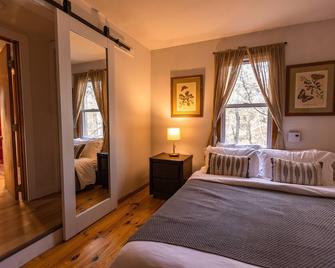 Cozy Cottage Near Hiking, Infrared Sauna & Fireplace | Dream House in the Gunks - Kerhonkson - Habitación