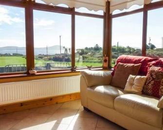 CAOLA NUA, family friendly, with a garden in Kilcrohane, County Cork - Goleen - Living room