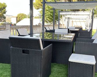 Hotel El Cisne - Zaragoza - Patio