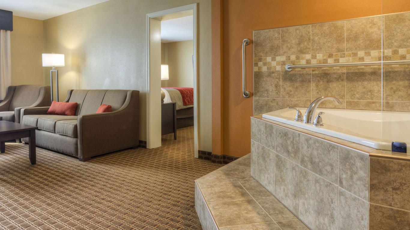 Quality Inn and Suites Chattanooga-East Ridge