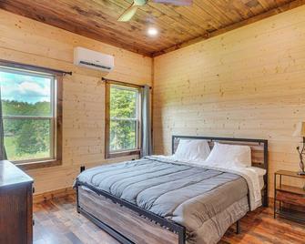 New-Build Cabin in Englewood with Hot Tub and Views - Tellico Plains - Bedroom