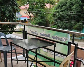 Gravino Pension House - Oslob - Balcony