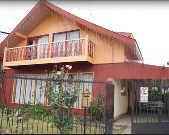 Casa Chilhué - Hostal Residencial - Castro - Edificio
