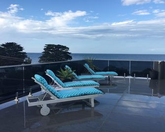 Starhaven Retreat - Indented Head - Balcony